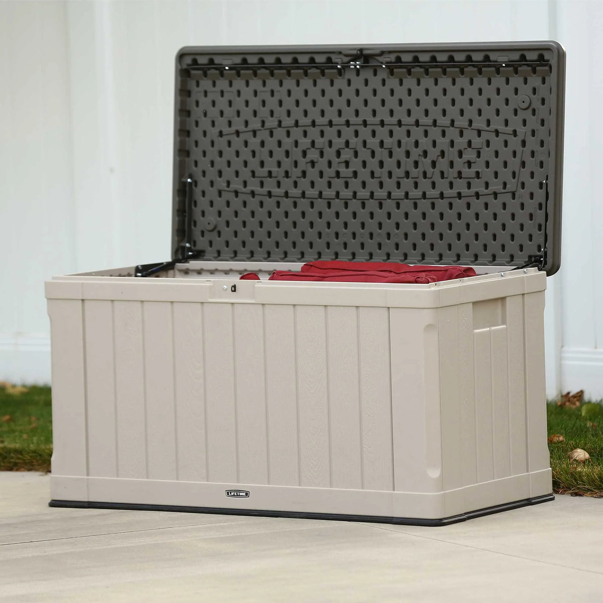 Heavy-Duty 116 Gallon Plastic Deck Box F4137